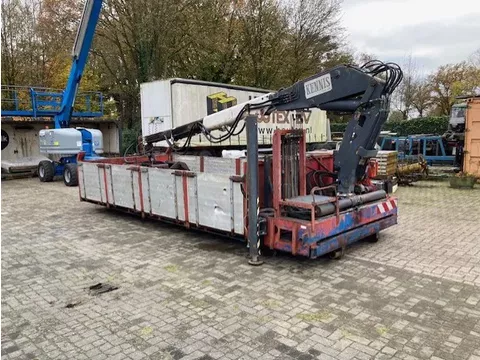 Kennis Container met kraan en grijper.