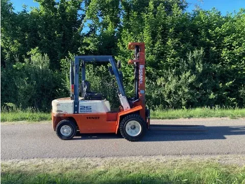 Nissan Heftruck, Gabelstapler, forklift truck. FJ02A2U5 Triplex 5500 mm