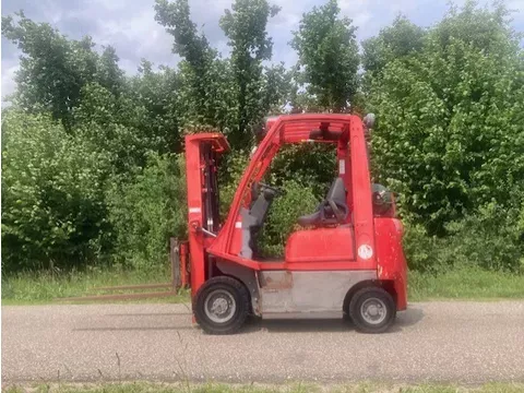 Nissan Heftruck, Gabelstapler, forklift truck. P1D1A15LQ Triplex 4300 mm