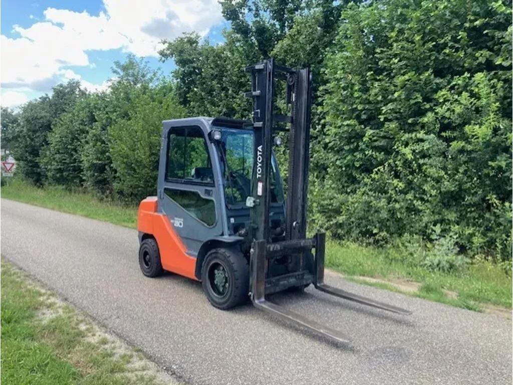 Toyota 02-8FDF30 Heftruck